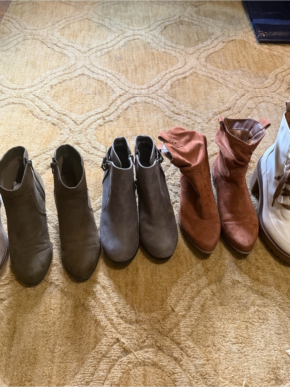 Boot bundle 5 pairs!